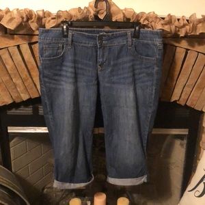 Old Navy cuffed capris (size 14)